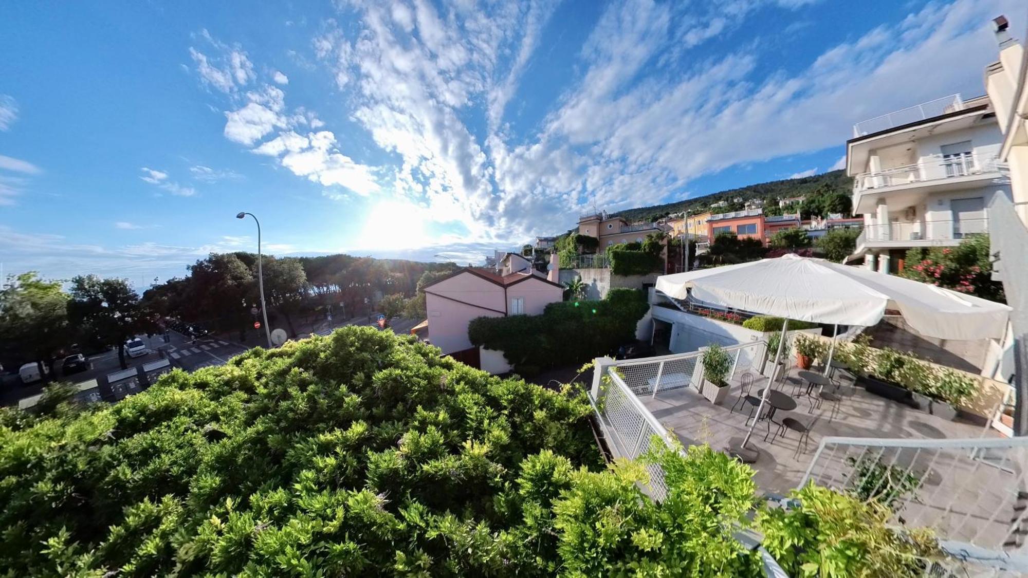 Hotel Tritone Triest Exterior foto